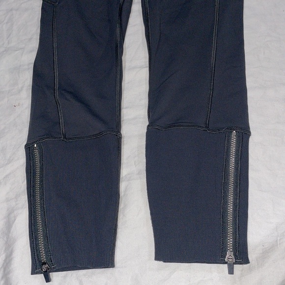 Lululemon capris - Picture 3 of 12